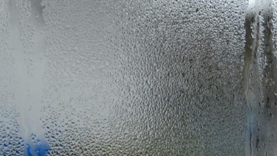 恒温恒湿试验箱内<i style='color:red'>凝露</i>现象是如何产生的？